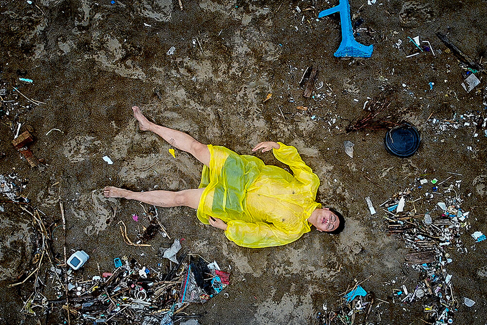 像海洋生物一樣擱淺